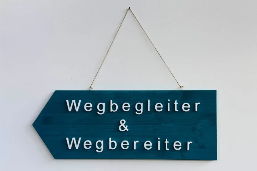 Wir sind Wegbegleiter und Wegbereiter für unsere Kunden und Mitarbeitenden.