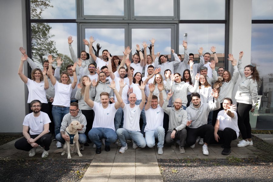 KMH Mitarbeiter als gemeinsames Team für die Energiebranche