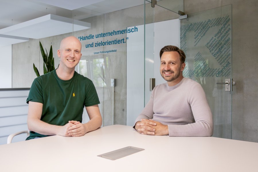 Auf die Reise der KMH – wie sie begann, wie sie wuchs und wie sie zu dem wurde, was sie heute ist: ein verlässlicher Partner für datengetriebene, vertriebliche Kundenkommunikation in der Energiebranche.