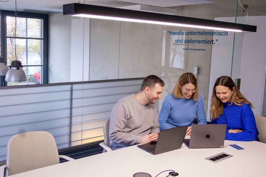 KMH Mitarbeiter im offenen Austausch