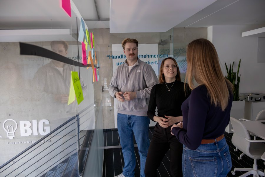 KMH Mitarbeiter maximieren Umsatzpotenzial bei Energieversorgern