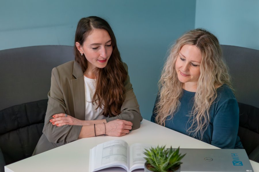 KMH Mitarbeiter Zusammenarbeit auf Augenhöhe